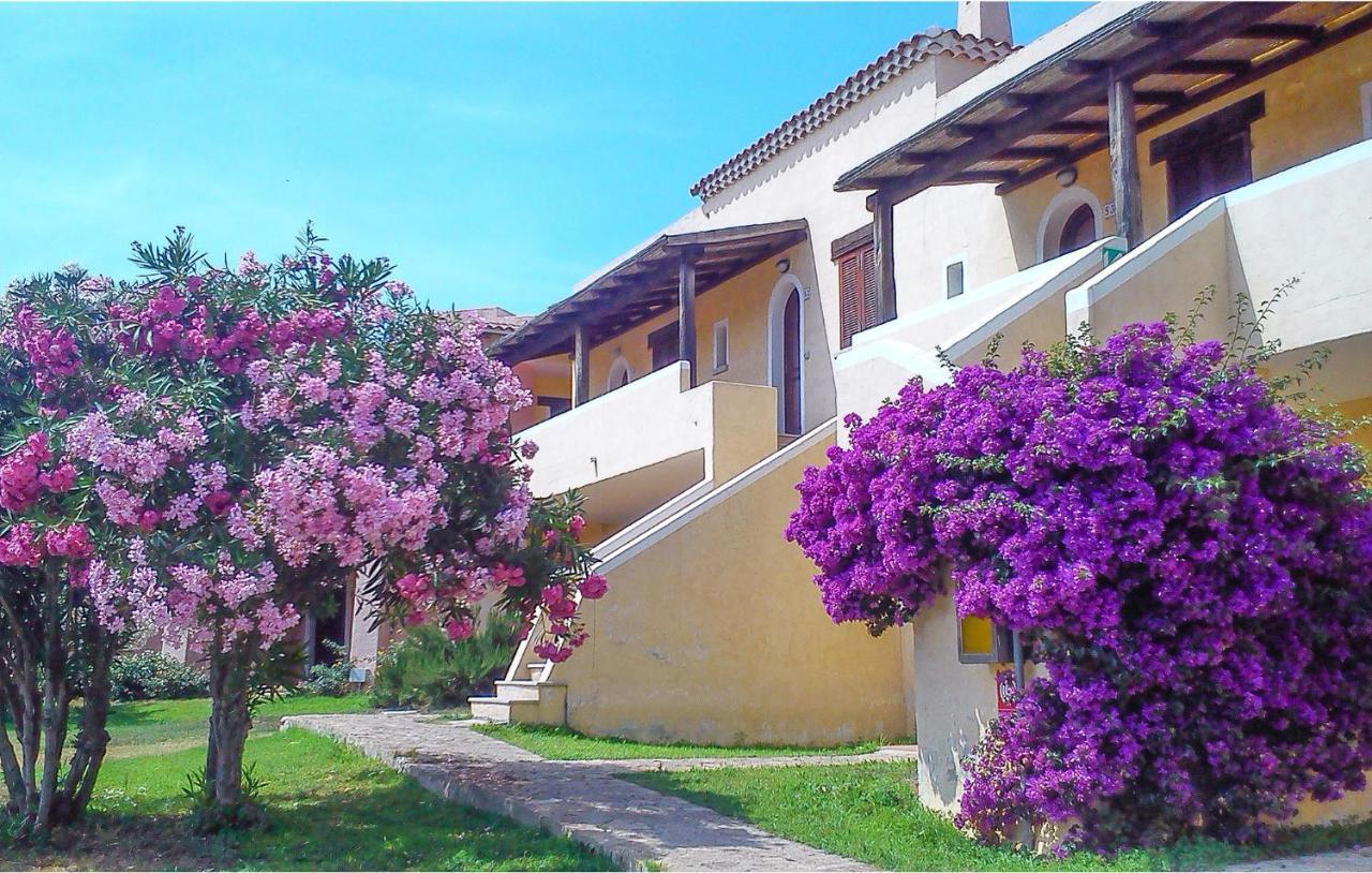 Nice Apartment In Golfo Aranci With Kitchen Exterior foto